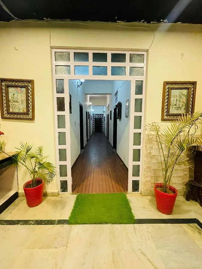 Hotel Whiteland Family Hotel Agra  Agra (Uttar Pradesh)