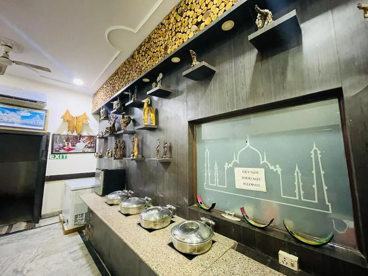 Hotel Whiteland Family Hotel Agra   Agra (Uttar Pradesh)
