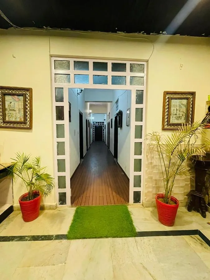 Hotel Whiteland Family Hotel Agra