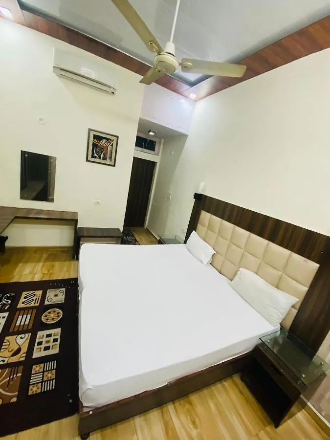 Hotel Whiteland Family Hotel Agra